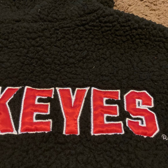 PINK Buckeyes Sherpa - Picture 11 of 13